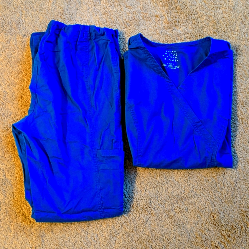 Cherokee women's scrubs